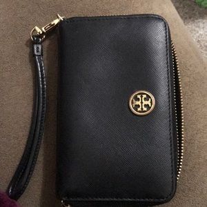 Cute tory wristlet